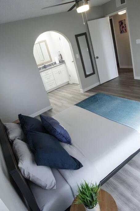 2 Bedroom Minutes From Las Vegas Strip And Airport Bagian luar foto