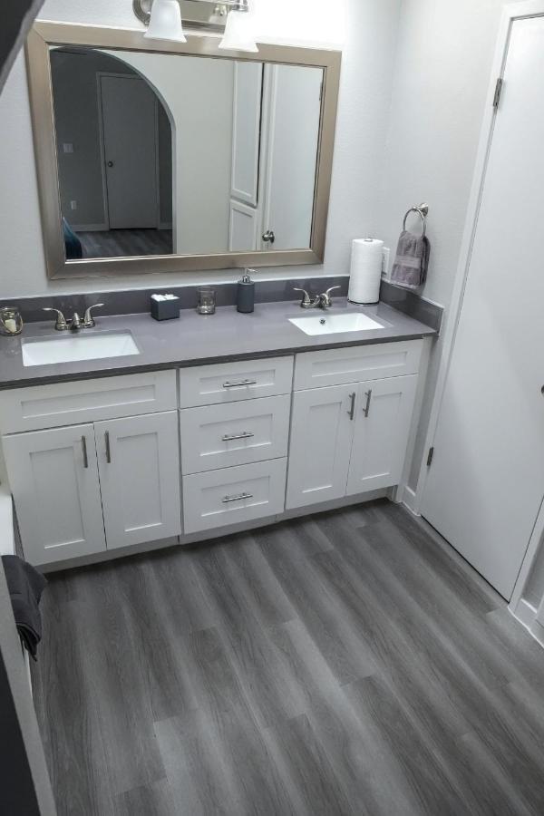 2 Bedroom Minutes From Las Vegas Strip And Airport Bagian luar foto